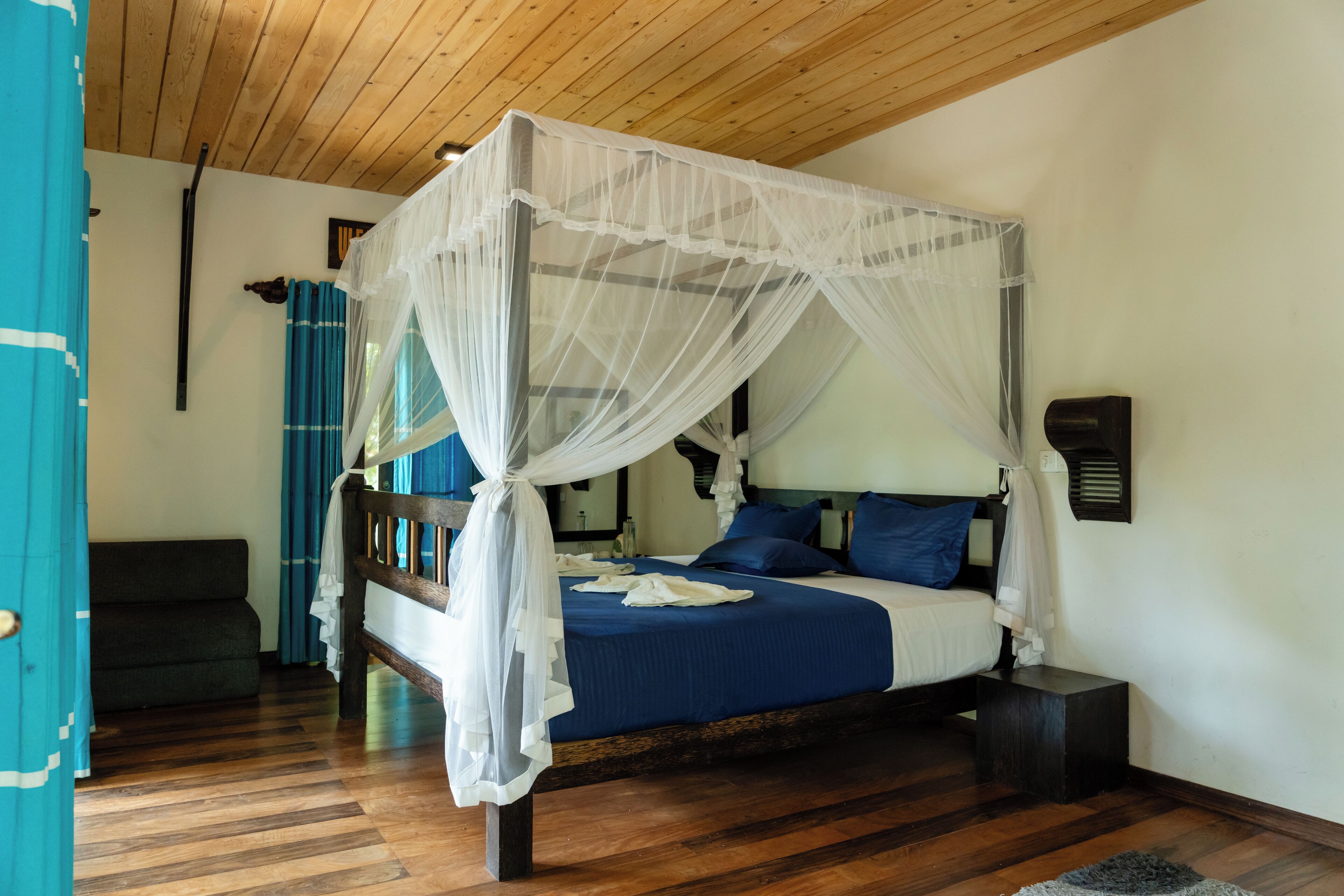 Classic Double Room | Iron/ironing board, free WiFi, bed sheets