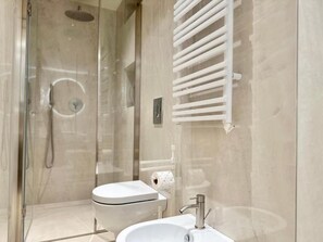 Hair dryer, towels, soap, toilet paper - Florence suite Il Quadro sull'Arno (Firenze)