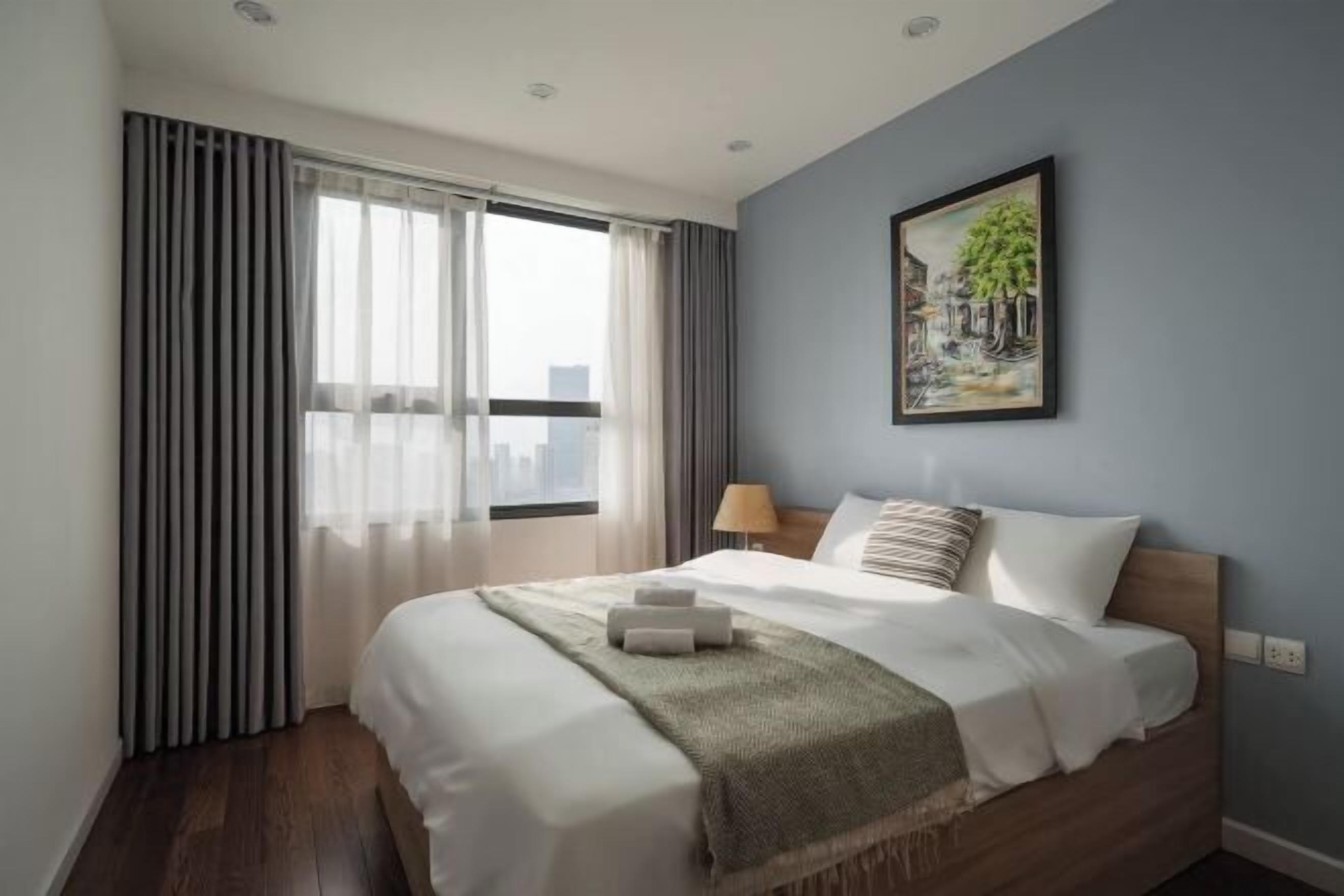 Hypo-allergenic bedding, down comforters, individually furnished, desk