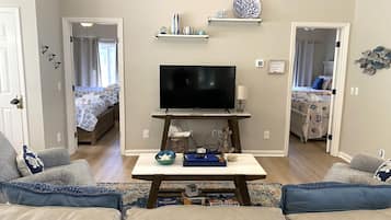 2 bedrooms, iron/ironing board, free WiFi