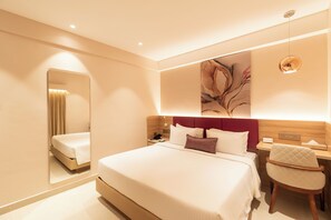 尊荣客房 | 高档床上用品、客房内保险箱、办公桌、笔记本电脑工作区