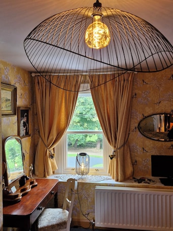 Deluxe Suite, Non Smoking, Mountain View | Blackout drapes, soundproofing, free WiFi