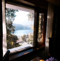 Khumani, Lake View | Iron/ironing board, free WiFi