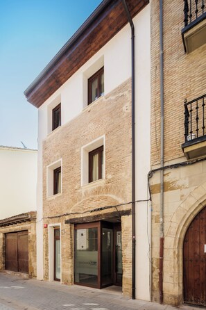 Front of property - Iraipe Estella La Rúa (Estella)