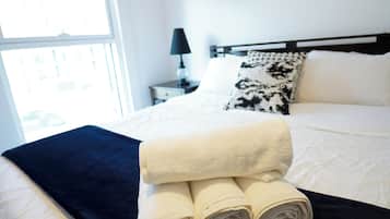 1 habitación, tabla de planchar con plancha, wifi y ropa de cama