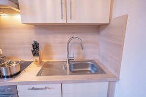 Kühlschrank, Ofen, Herdplatte, Geschirrspüler