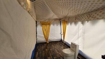 Douche, articles de toilette gratuits, sĂšche-cheveux