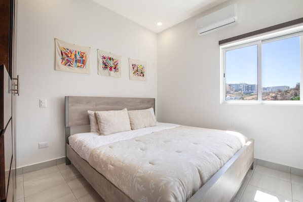 2 chambres, fer et planche à repasser, Wi-Fi, draps fournis