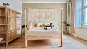 2 habitaciones, tabla de planchar con plancha y cuna de viaje 