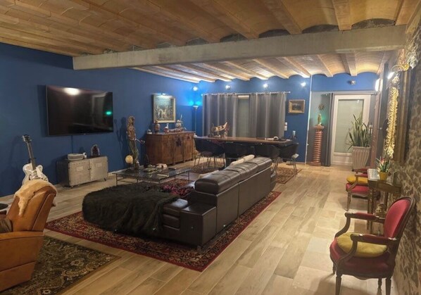 Interior - Domaine du griffet (Saint Martin lalande)