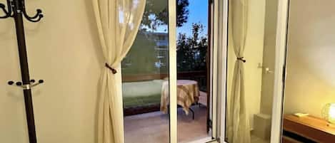 2 Schlafzimmer, Schreibtisch, Bügeleisen/Bügelbrett, WLAN