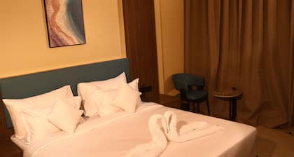 Hotel Tulips inn by VKG
