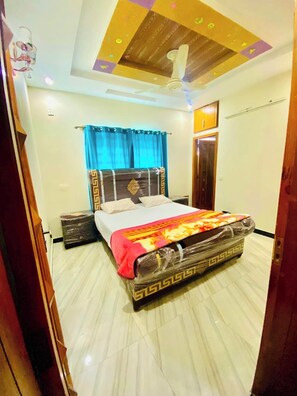 4 bedrooms, WiFi - PK Home Guest House (islamabad)