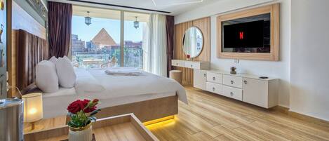 Honeymoon Suite, Balcony, Mountain View | In-room safe, desk, laptop workspace, soundproofing