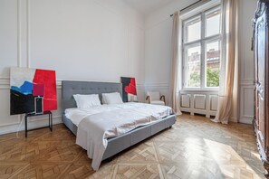 1 bedroom, iron/ironing board, WiFi, bed sheets - Andrassy 28 next to the Opera House  (Budapest)