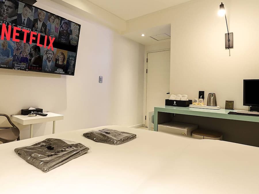 Quarto casal standard | Escrivaninha, Wi-Fi de cortesia