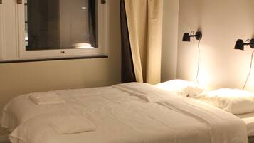 Standard Double Room, Shared Bathroom | Soundproofing, free WiFi