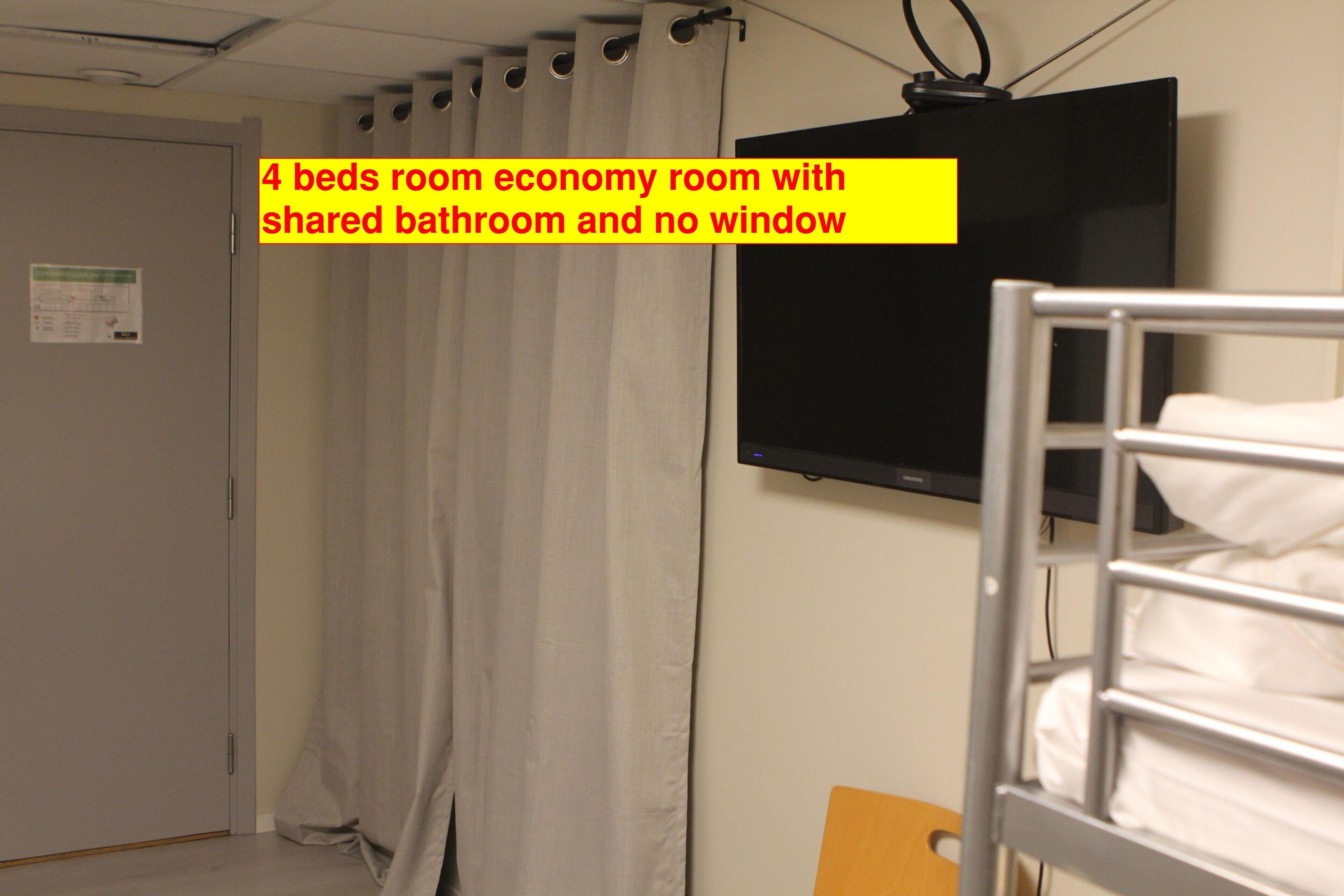 Economy Quadruple Room (shared bathroom, no windows) | 防音設備、WiFi (無料)
