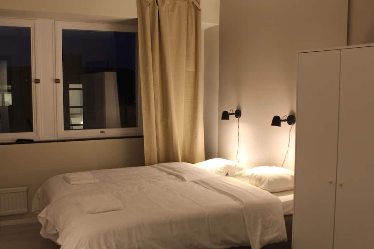 Standard-Doppelzimmer, Gemeinschaftsbad