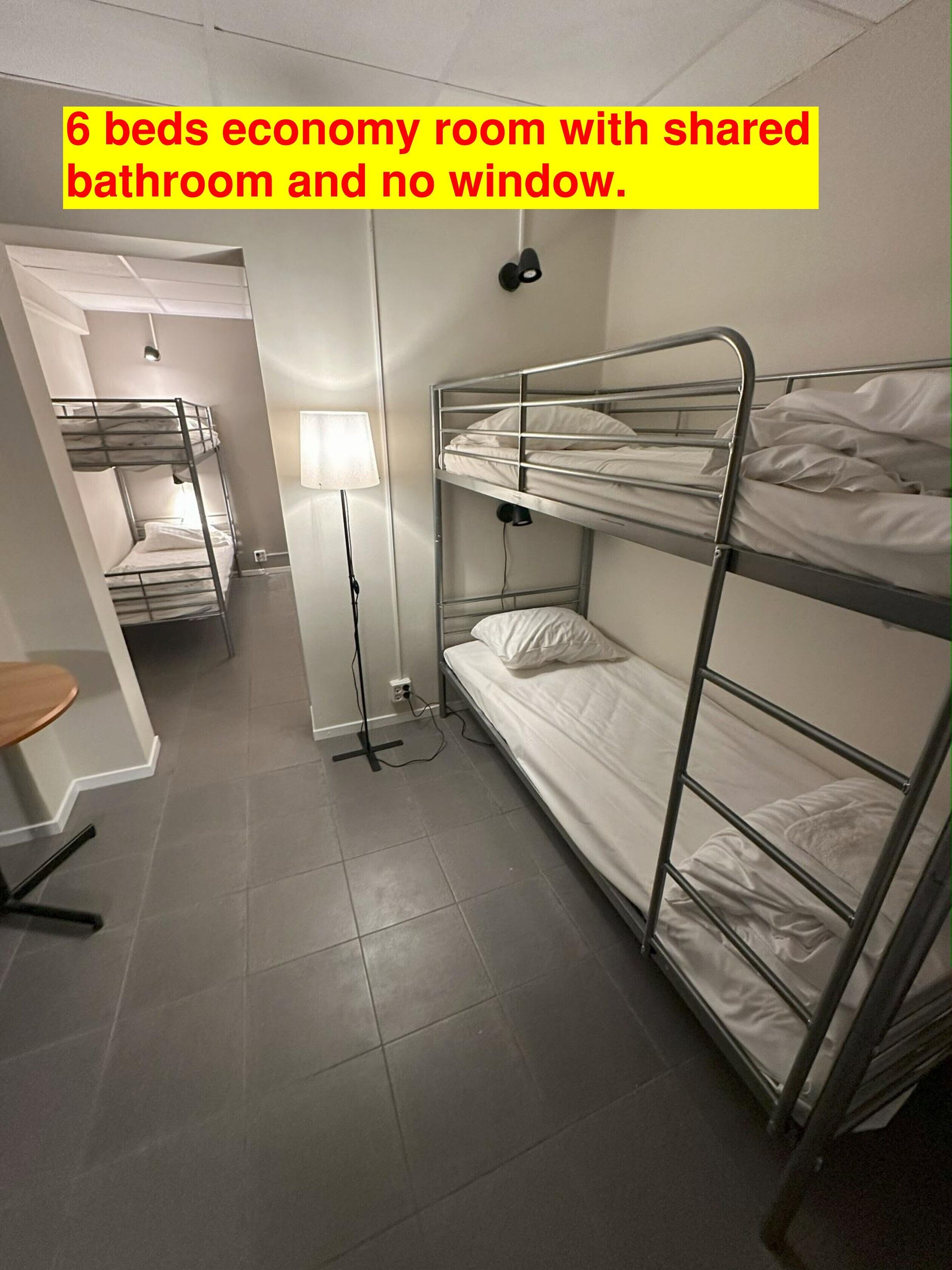 6-Bed Economy Room (shared bathroom, no windows) | Chambres insonorisées, Wi-Fi gratuit, draps fournis