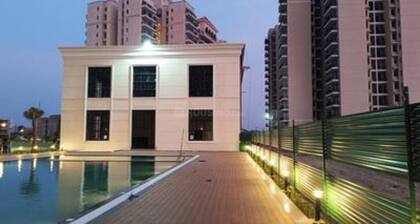 Omaxe 3-bedroom apartment near Kumbh Mela and Sangam