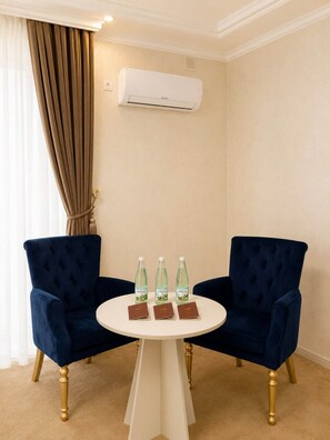 Deluxe Triple Room, Lake View | WiFi (free) - HUMO PLAZA HOTEL (Fergana)
