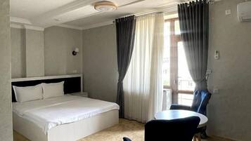 Deluxe dubbelrum - balkong - utsikt mot kanalen | Gratis wi-fi