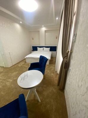 Deluxe Double Room, Balcony, Canal View