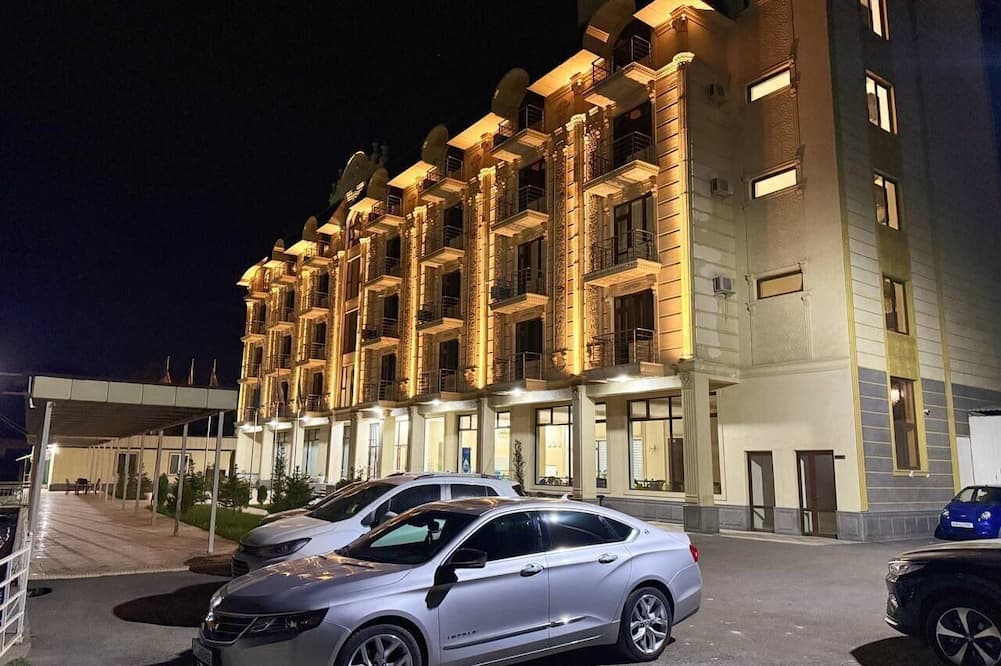 HUMO PLAZA HOTEL