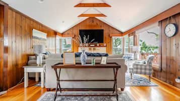 Smart-TV, Kamin, Videospiele