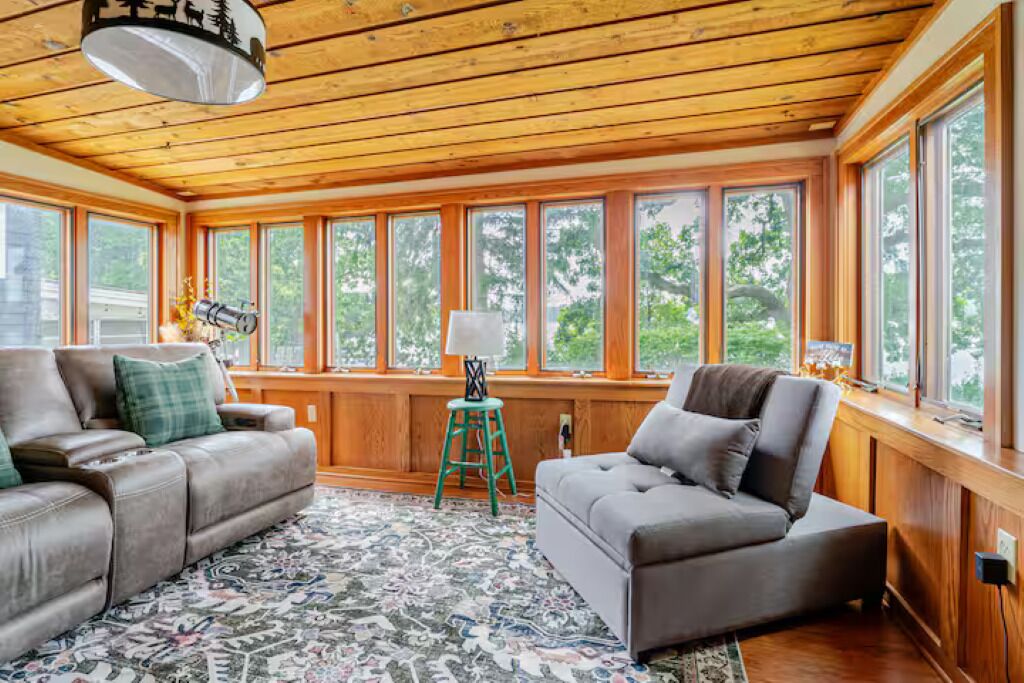 Smart TV, fireplace, video games