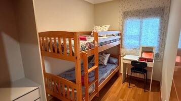 4 habitaciones, tabla de planchar con plancha y wifi gratis