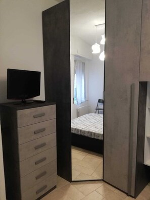 2 makuuhuonetta, silitysrauta/-lauta, Wi-Fi, vuodevaatteet