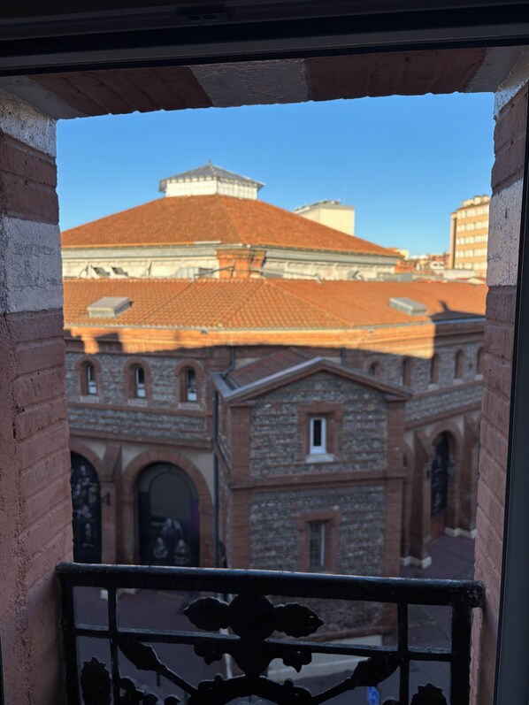 Interior - Studio with character - Place DUPUY (Toulouse)