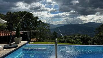 Alberca al aire libre