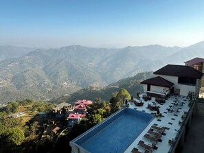 Sesongbasert utendørsbasseng