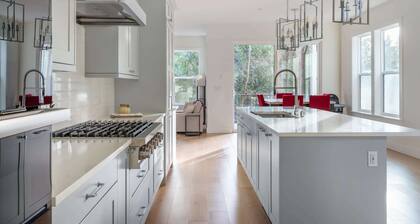 Elegant 3-Story House with Private Backyard in WA