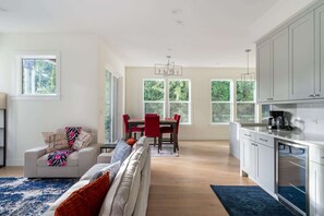 Interior - Elegant 3-Story House with Private Backyard in WA (Kirkland)