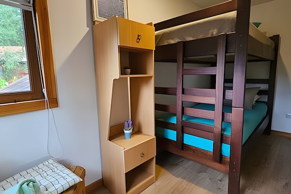 Maison, 4 chambres | 4 chambres, accĂšs au Wi-Fi (inclus)