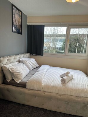 Casa | 3 habitaciones, wifi gratis y ropa de cama 