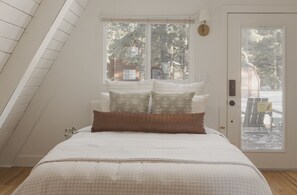 2 bedrooms, travel crib, WiFi, bed sheets