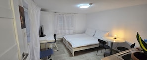1 室のベッドルーム、アイロン / アイロン台、WiFi、ベッドシーツ