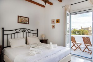 2 chambres, fer et planche à repasser, Wi-Fi gratuit, draps fournis