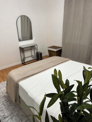 1 bedroom, iron/ironing board, travel cot, WiFi