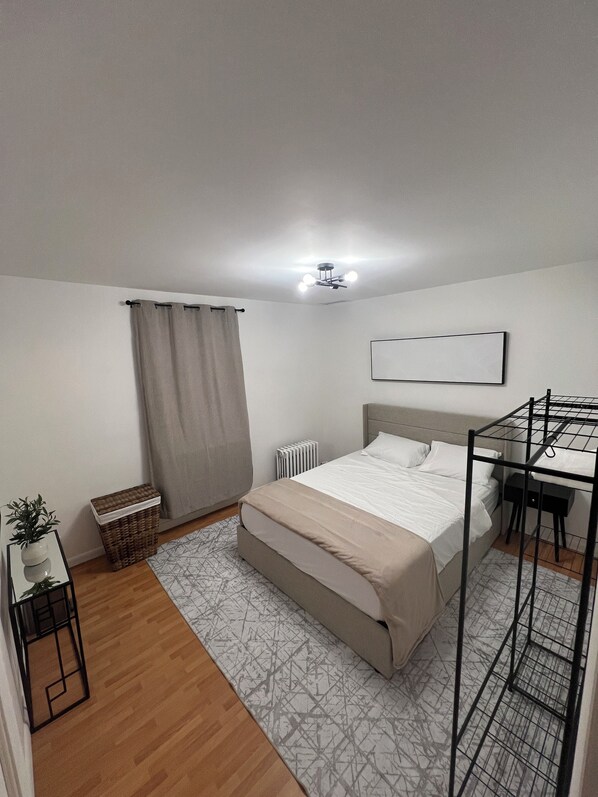 1 makuuhuone, silitysrauta/-lauta, vauvan matkasänky, Wi-Fi