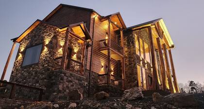 Pinhouse: Bowling, Slide, Splash, Golf, Sleeps 50!