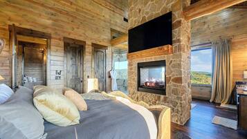 8 bedrooms, iron/ironing board, travel crib, free WiFi