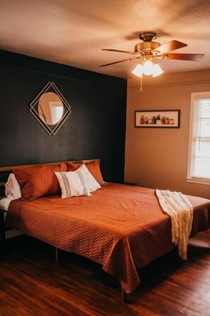 Room - The Burrow-Cozy 3 BDRM HM - Free Parking (Waxahachie)
