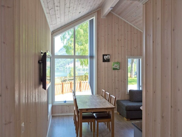 House | Interior - Holiday Home in Kinsarvik by the sea (Ullensvang)