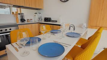 Luxury Apartment, City View | Dining room